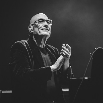 Mike Garson playing piano